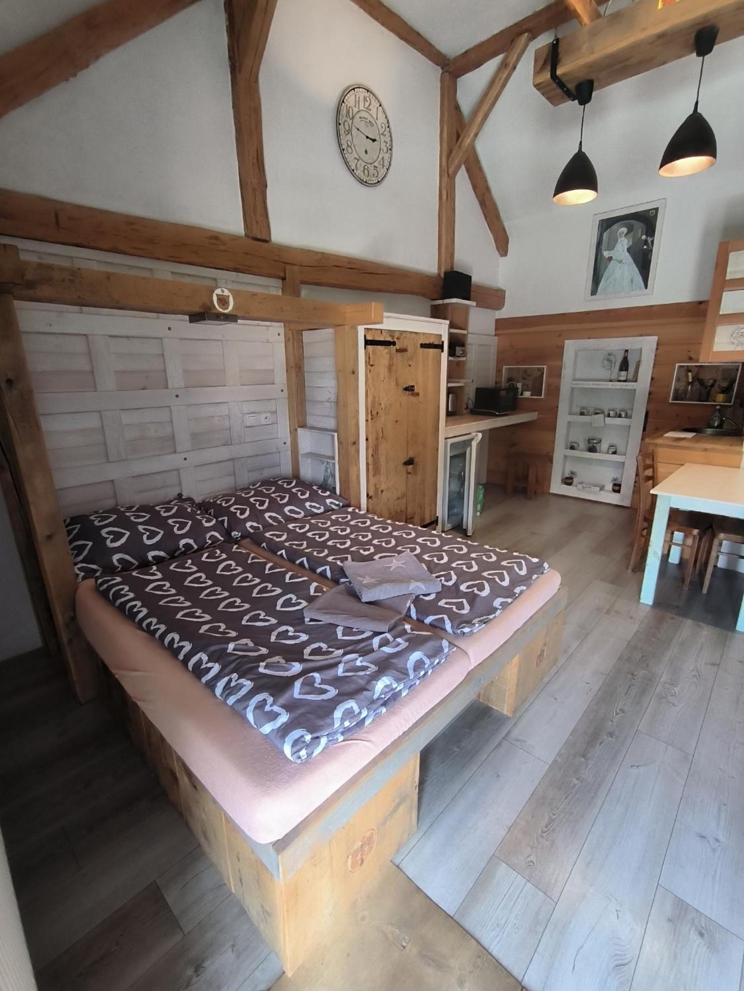 Pokojíky na Větrné Malsin Extérieur photo