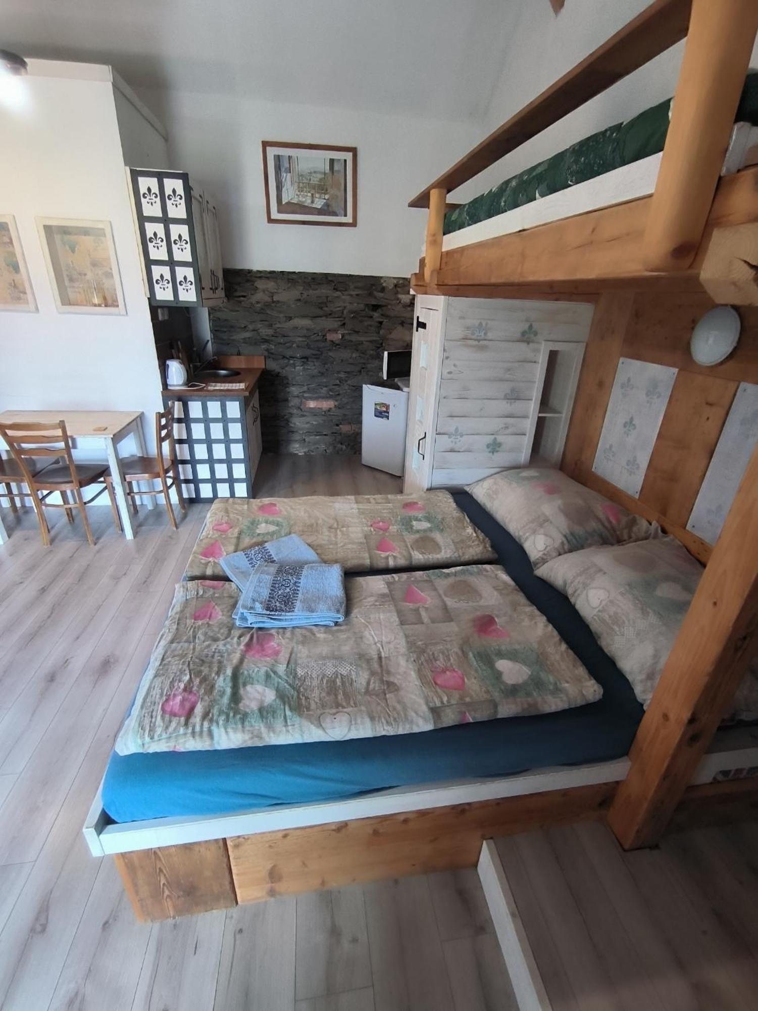 Pokojíky na Větrné Malsin Extérieur photo